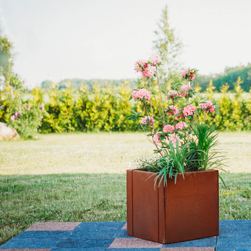 GrillSymbol Clara Corten Steel Medium Planter