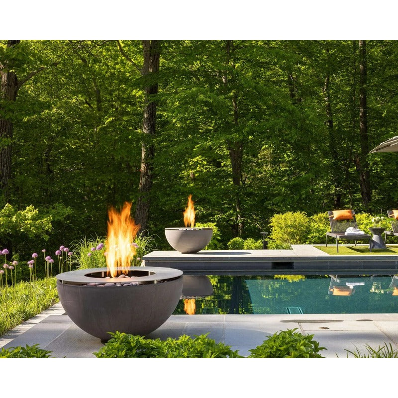 Hemi_36_fire bowl lit by poolside