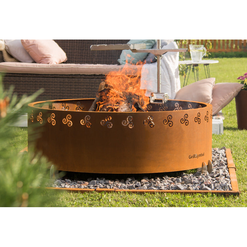 GrillSymbol Corten Steel Fire Pit Legend, ø 116 cm fire lit