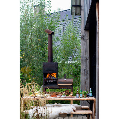 Weltevree_Outdooroven_XL_leafy garden front view