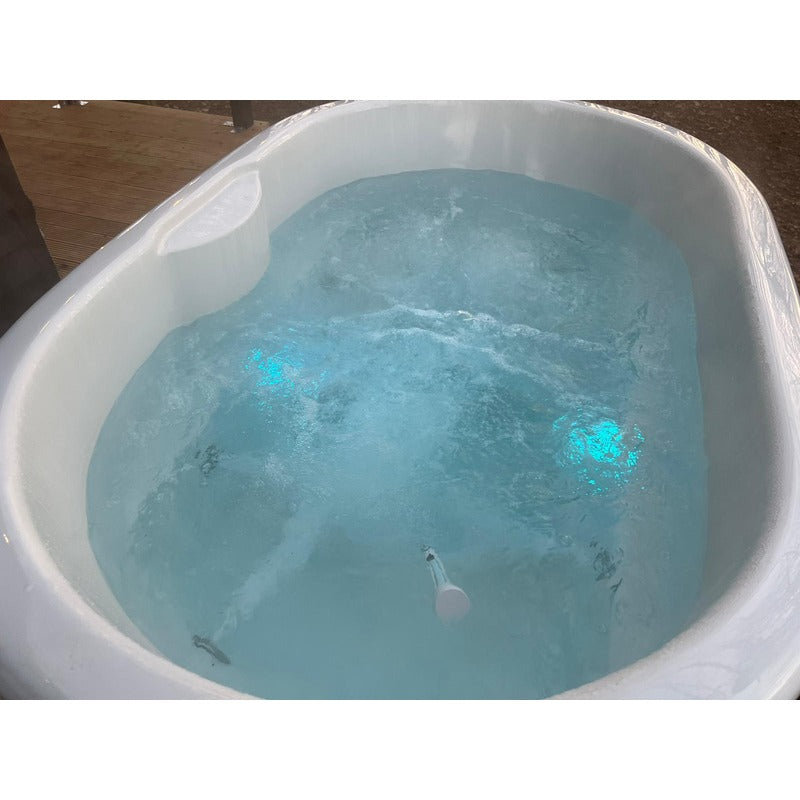 ofuro 2 person tub spa jet close up 